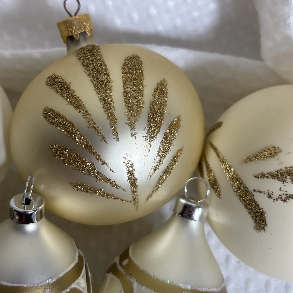 Vintage‎ 10 Christmas Ornaments Glass Cream Gold Silver